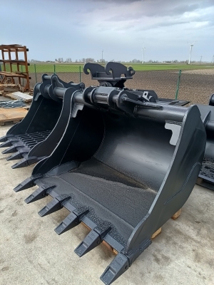 Łyżka podsiębierna 1300 mm poj.1.3m3
 Cena 12000 netto.